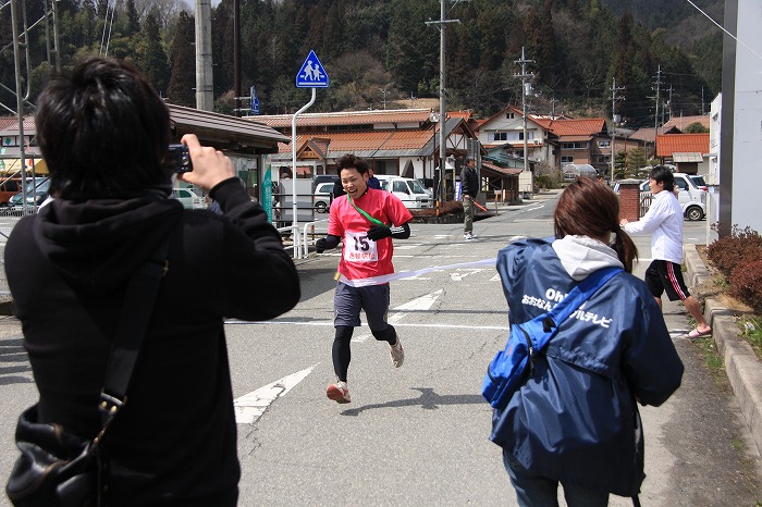 アンカー　特養ホームあさぎり・池本龍二選手　職域１０チーム中４位